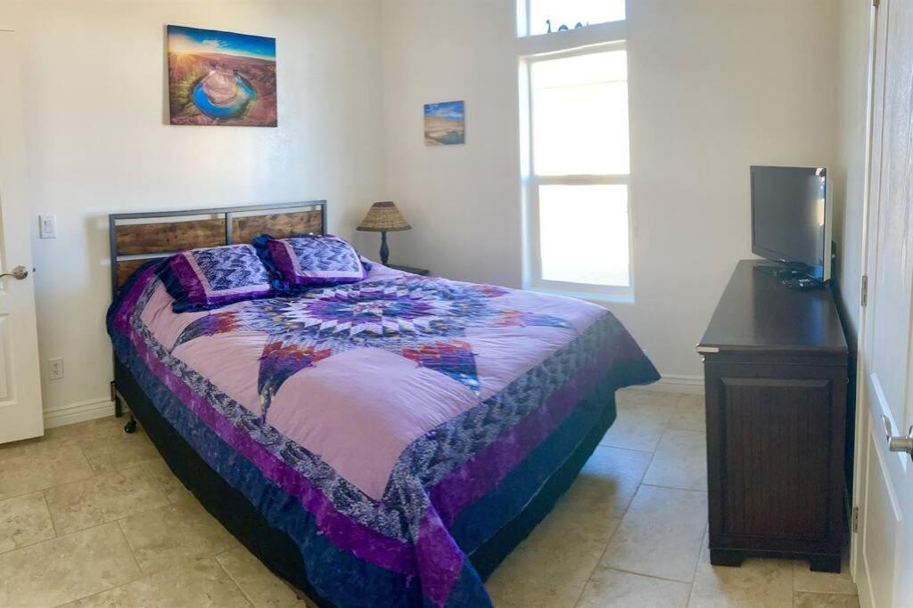 Local View Pet Friendly Boat Parking Close To Antelope Canyon Horseshoebend Page Exterior photo