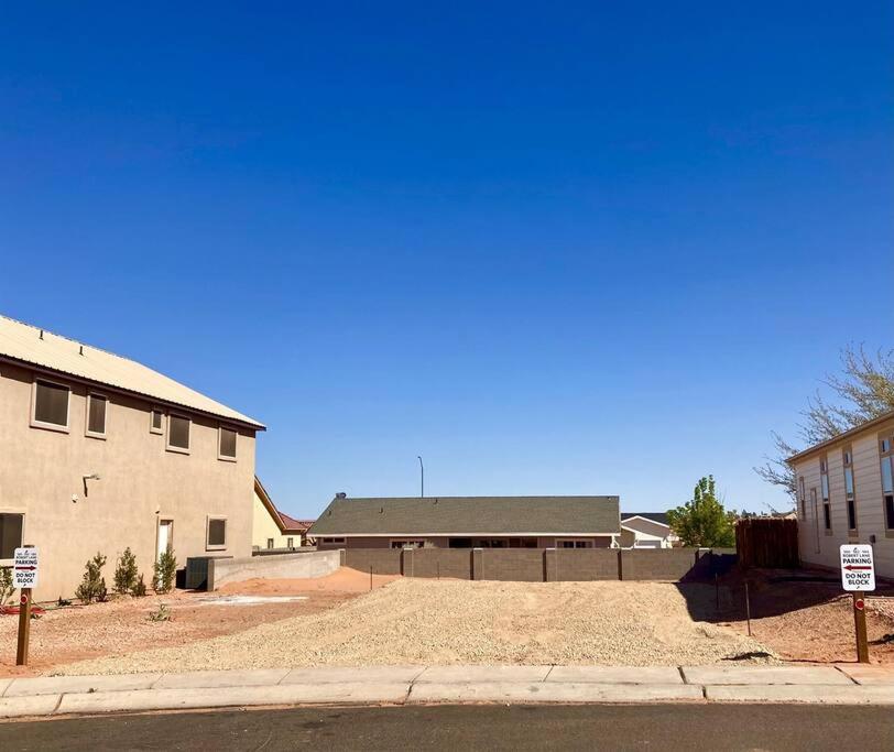Local View Pet Friendly Boat Parking Close To Antelope Canyon Horseshoebend Page Exterior photo