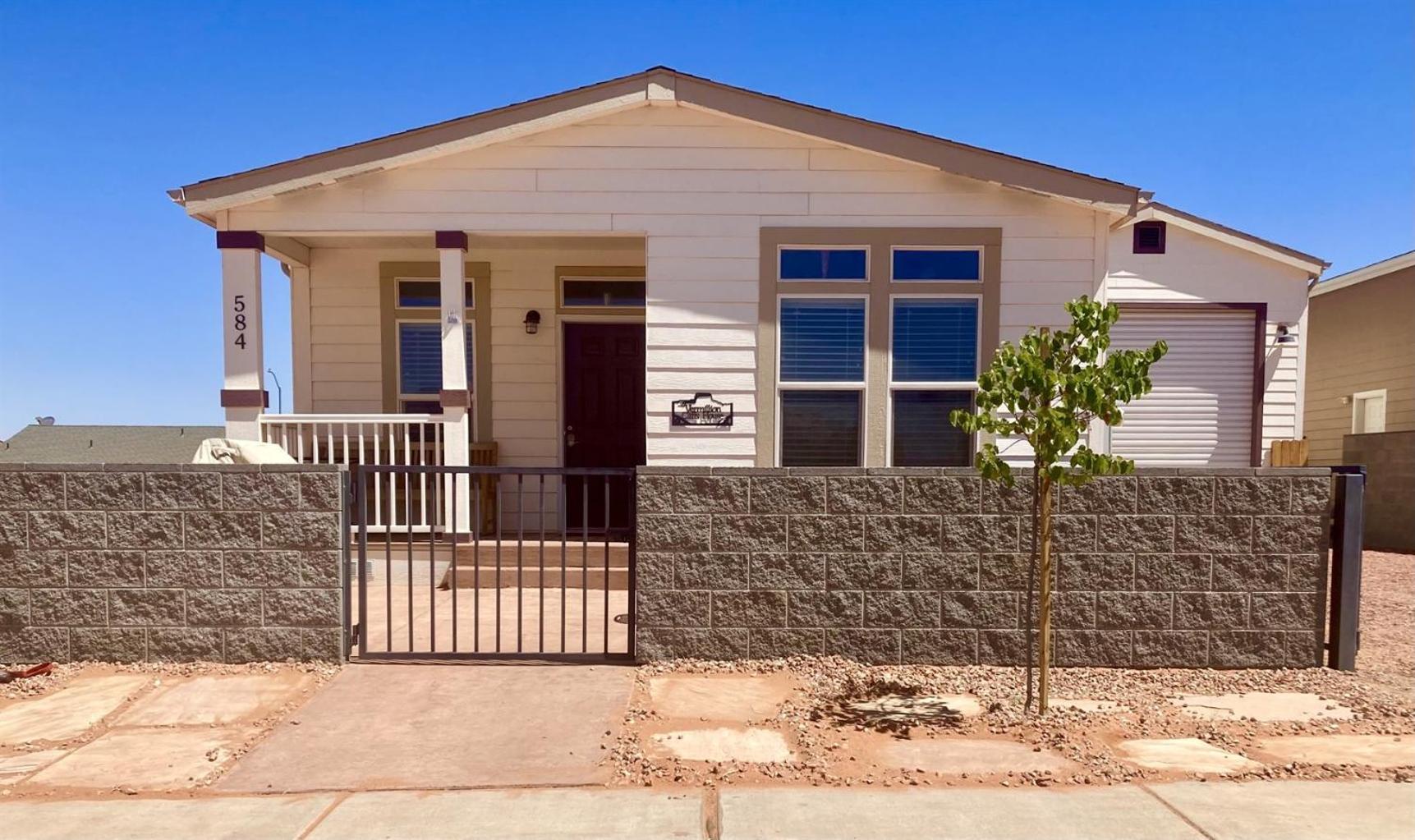 Local View Pet Friendly Boat Parking Close To Antelope Canyon Horseshoebend Page Exterior photo